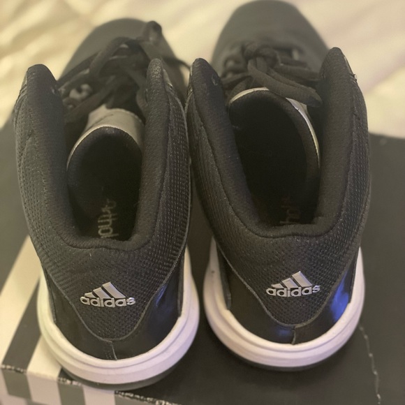 Kids size 6.5 black/silver Adidas sneaker - Picture 4 of 5